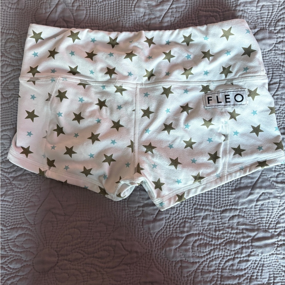 Fleo Olive Star Pattern Shorts